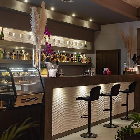 Hotel Moran & Spa Powidz Kültér fotó