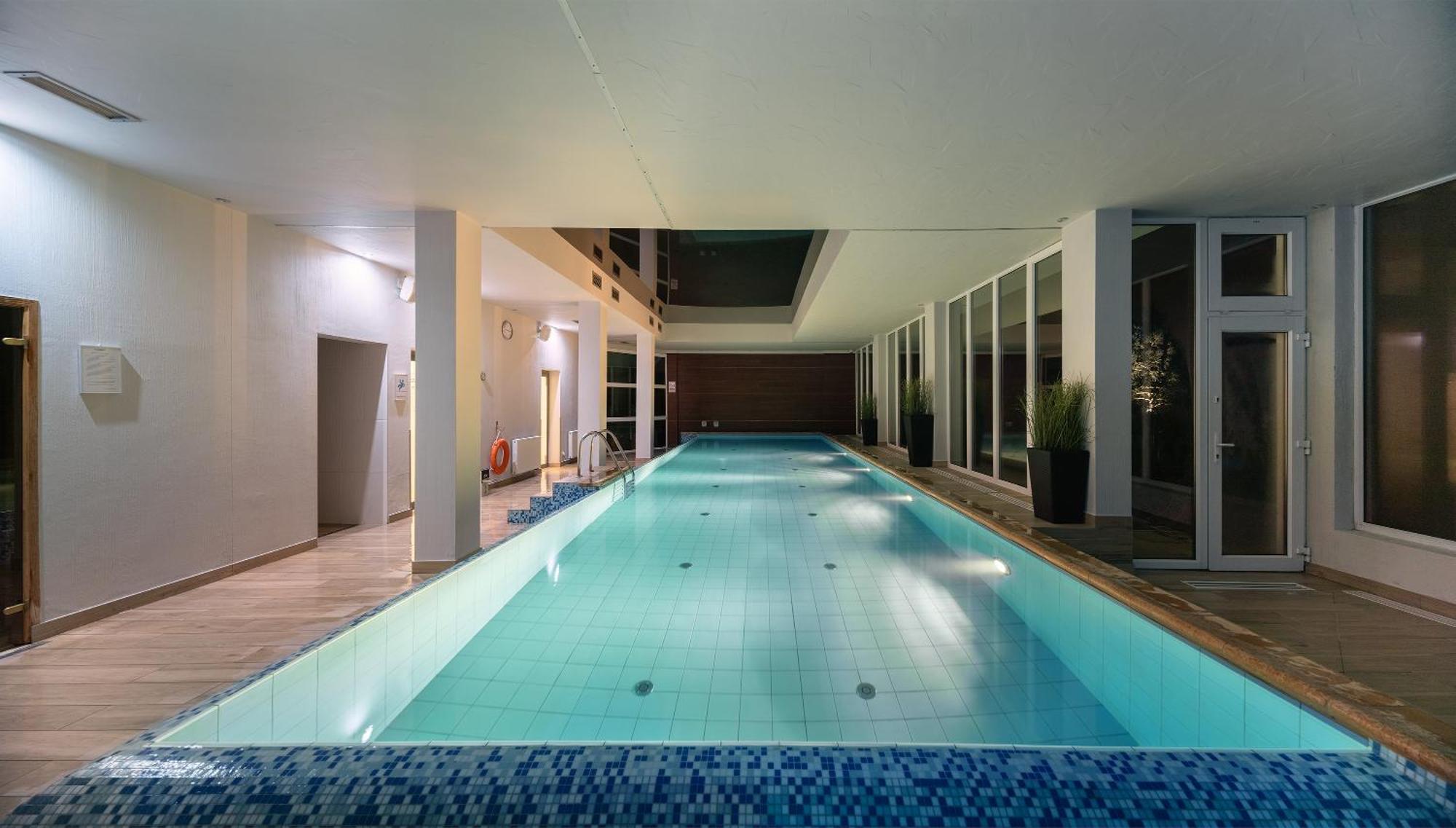 Hotel Moran & Spa Powidz Kültér fotó
