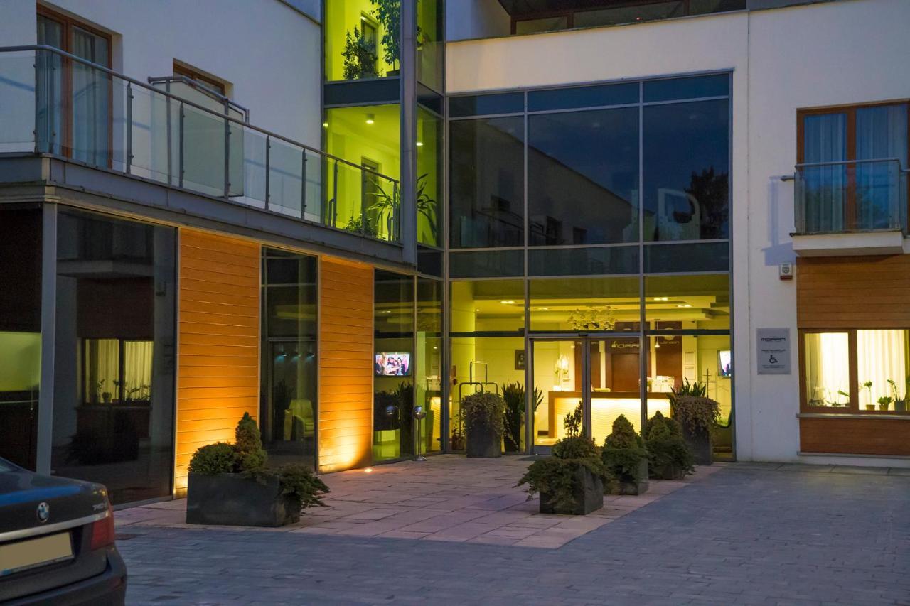 Hotel Moran & Spa Powidz Kültér fotó